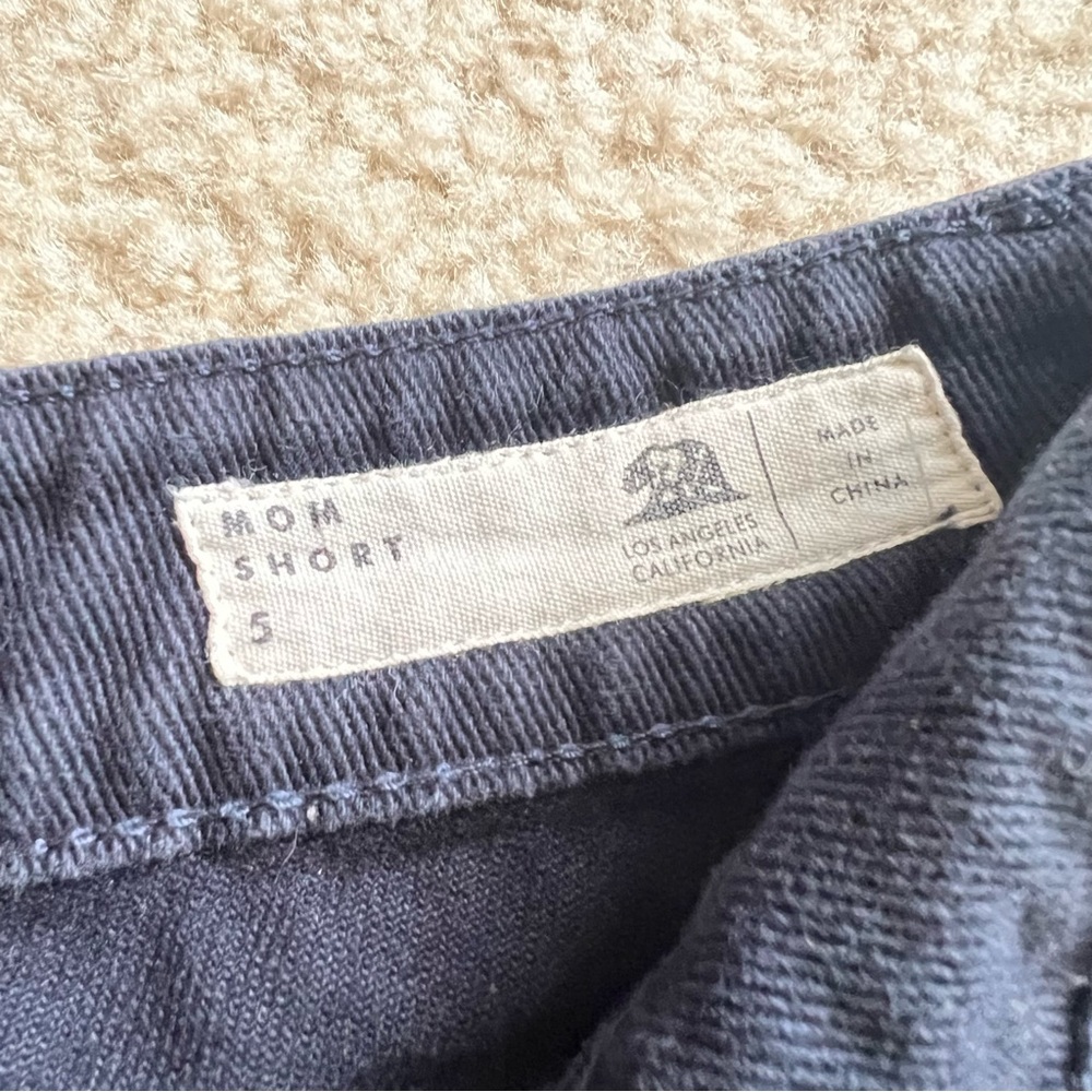 BULLHEAD DENIM Black High Rise Mom Shorts—SZ. 5 (juniors) - Picture 7 of 10